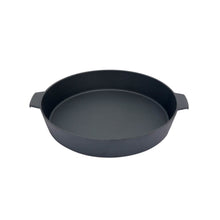 Load image into Gallery viewer, Big Green Egg Cast Iron Skillet 10.5&quot;