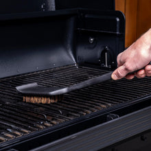 Load image into Gallery viewer, Traeger Hot n’ Cold Grill Cleaning Brush