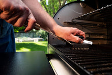 Load image into Gallery viewer, Traeger Replacement BBQ Cleaning Brush Head (2 Pack)