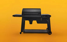 Load image into Gallery viewer, Traeger Woodridge Pro